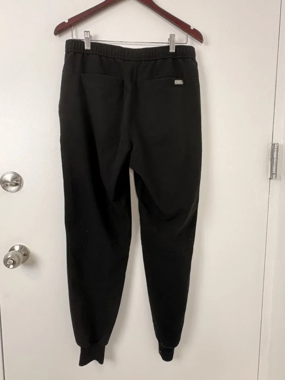 FIGS Men's Tansen Black Jogger Scrub Pants Small